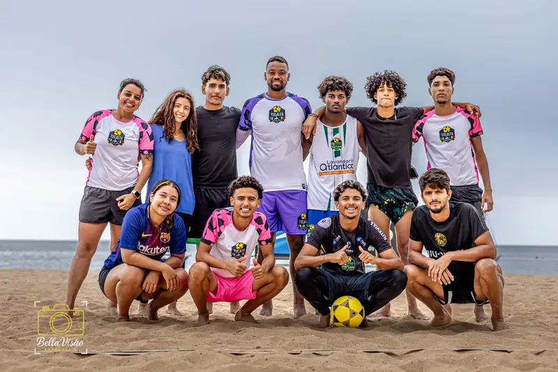 Atletas e família com o equipamento T10 Alta